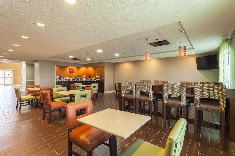 Comfort Suites Richmond Eksteriør bilde